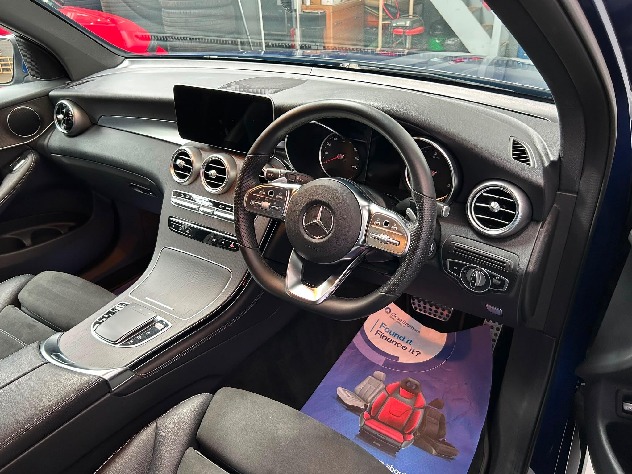 2019 MERCEDES GLC 2.0 GLC220d AMG Line G-Tronic+ 4MATIC Euro 6 (s/s) 5dr - vehicle photo 19 for sale on PureCar