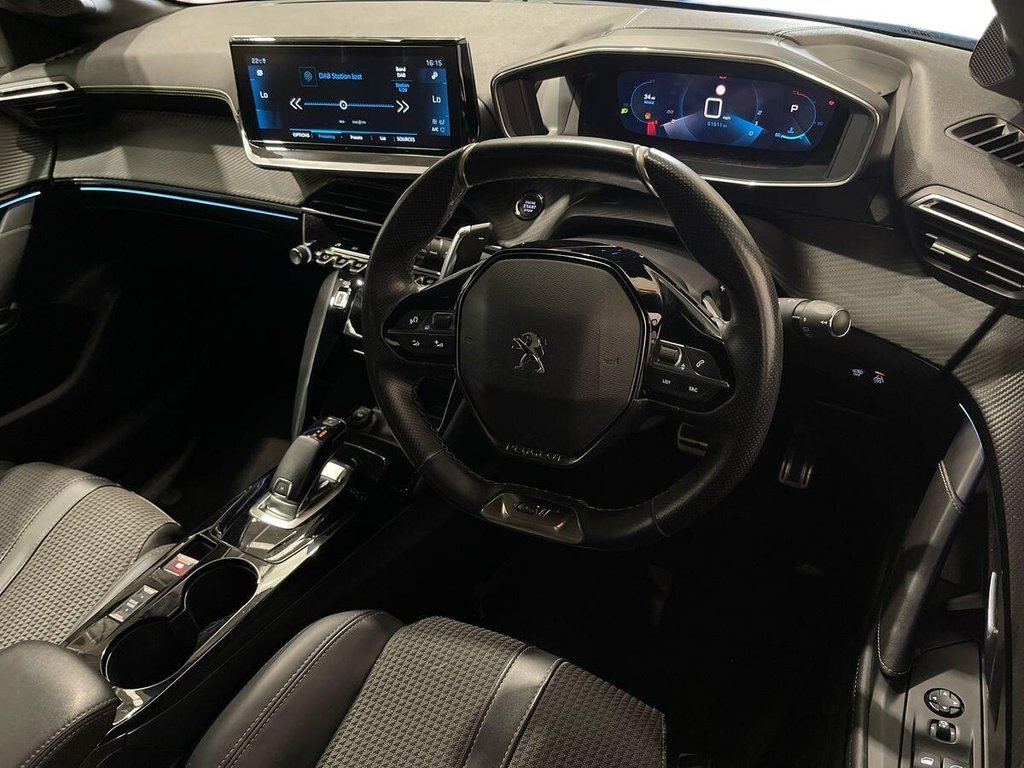 2022 Peugeot 208 — image 5