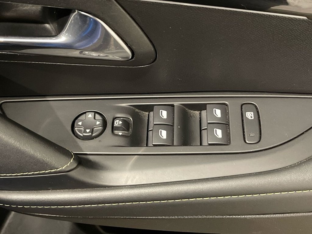 2022 Peugeot 208 — image 12