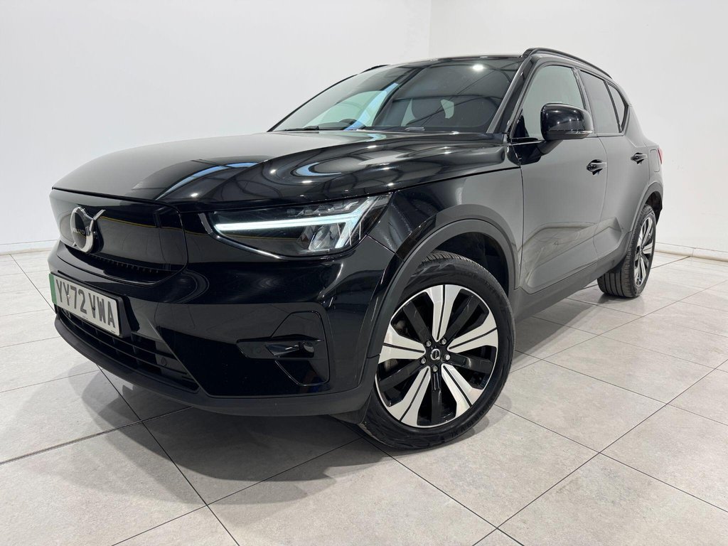 2023 VOLVO XC40