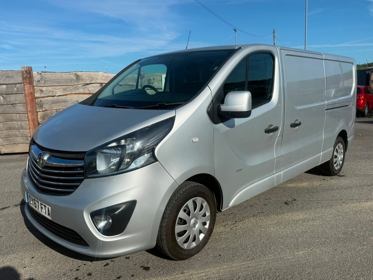 2017 67 VAUXHALL VIVARO