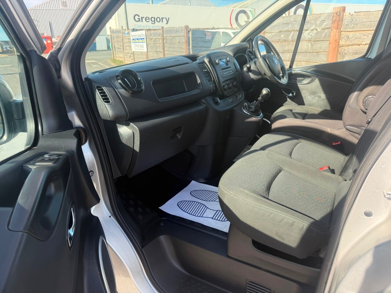 2017 67 VAUXHALL VIVARO