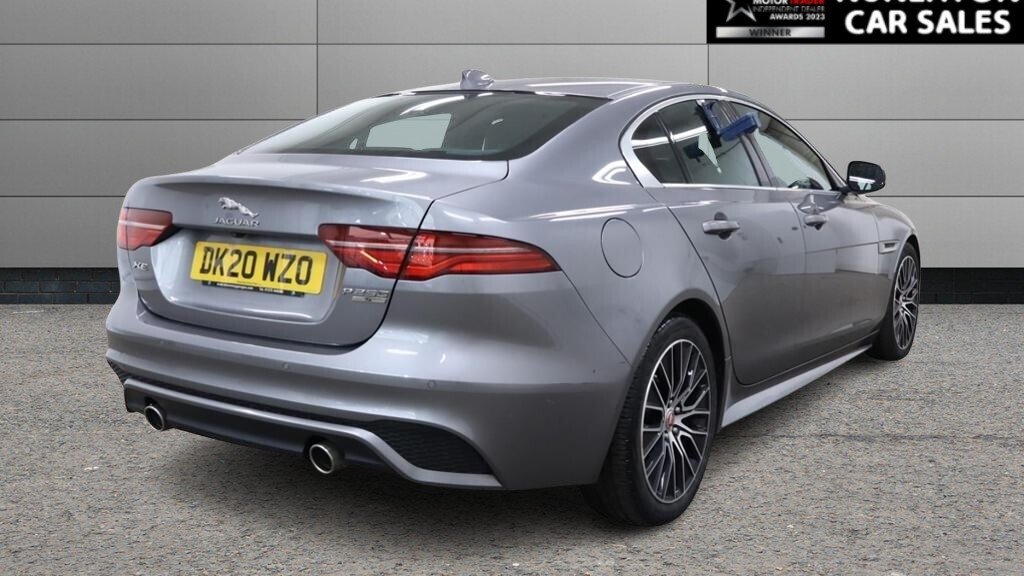 2020 Jaguar XE — image 3