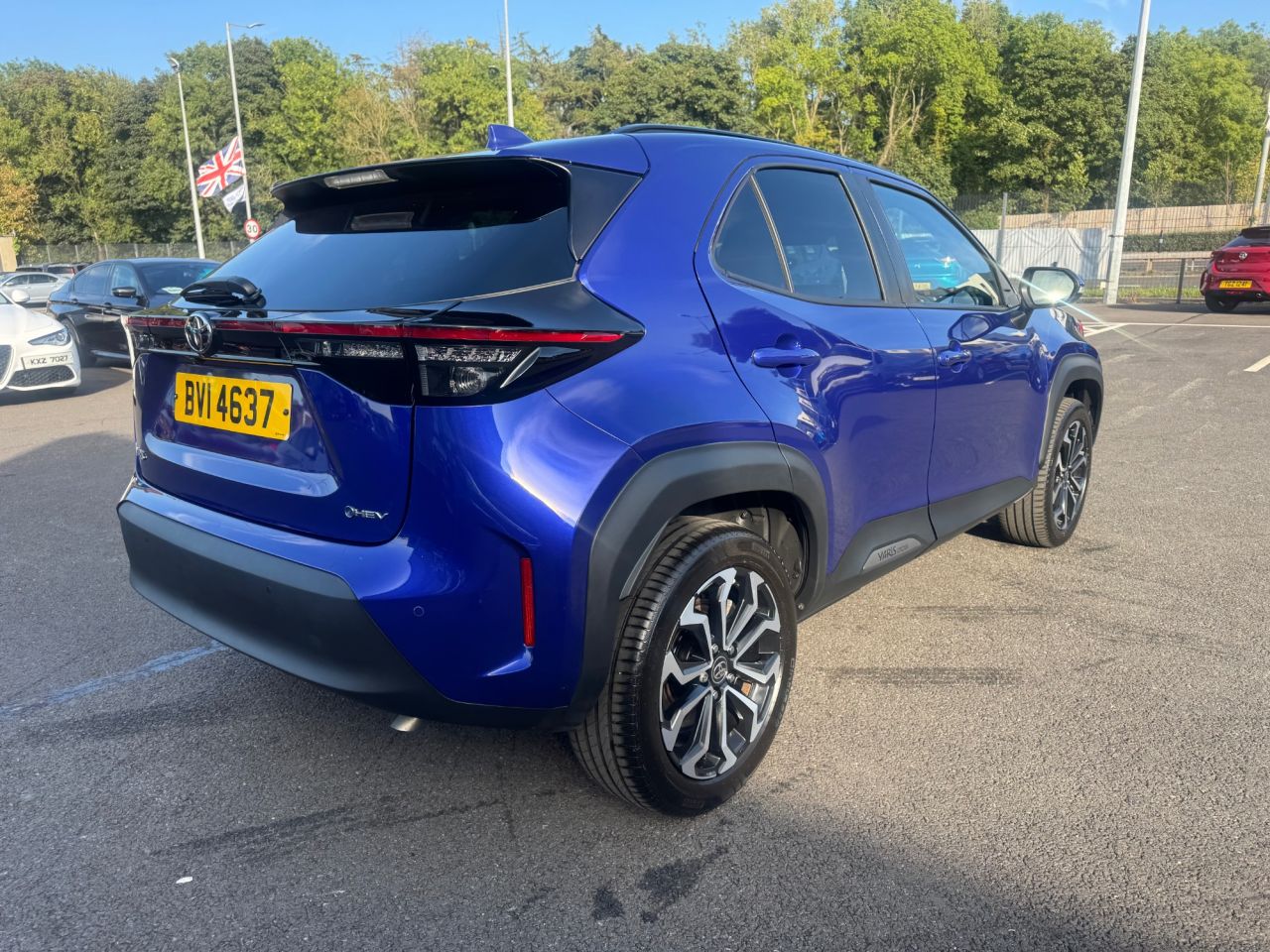 2024 TOYOTA YARIS CROSS 1.5 VVT-h Design SUV 5dr Petrol Hybrid E-CVT Euro 6 (s/s) (116 ps) - vehicle photo 6 for sale on PureCar