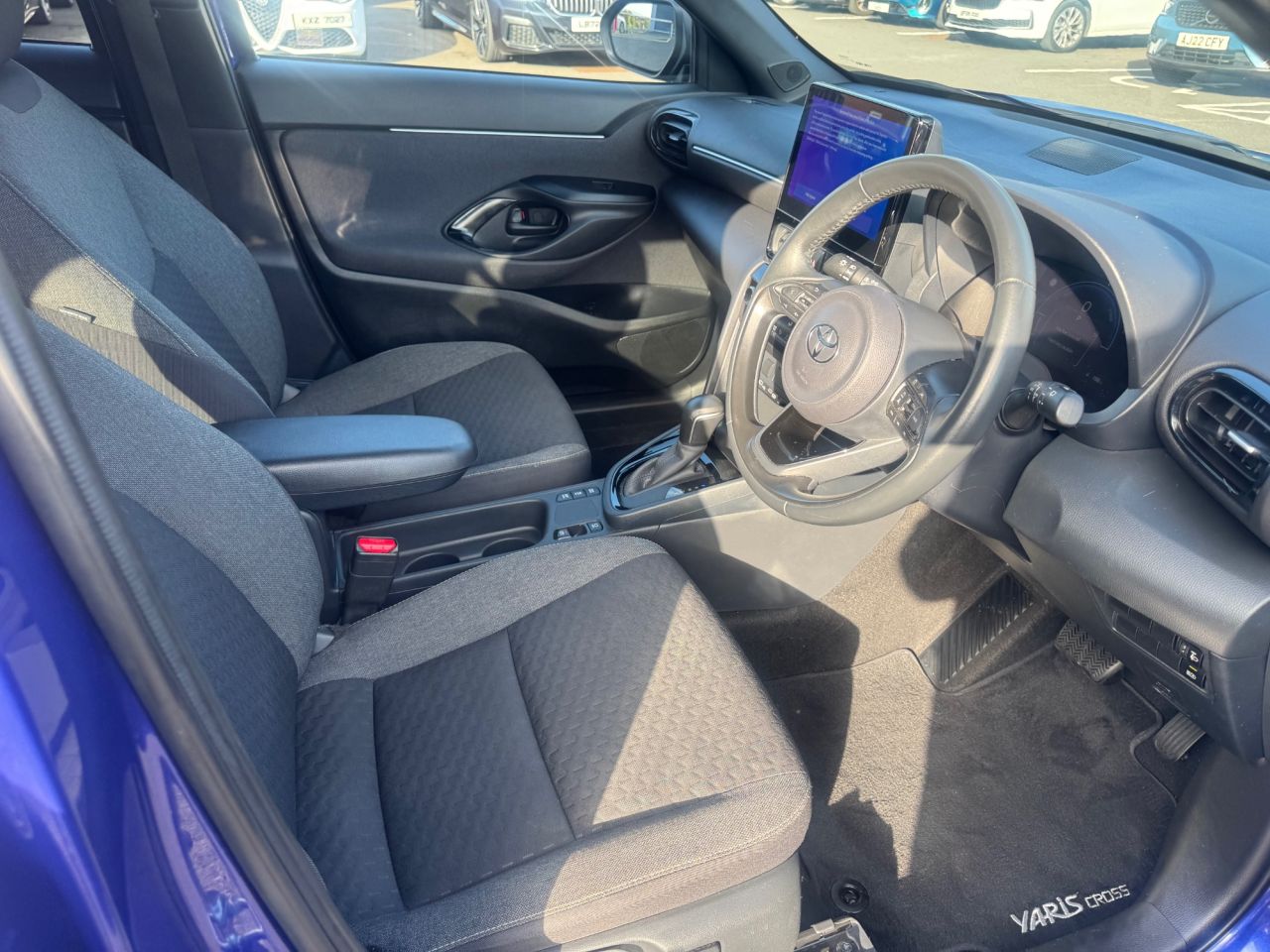 2024 TOYOTA YARIS CROSS 1.5 VVT-h Design SUV 5dr Petrol Hybrid E-CVT Euro 6 (s/s) (116 ps) - vehicle photo 11 for sale on PureCar
