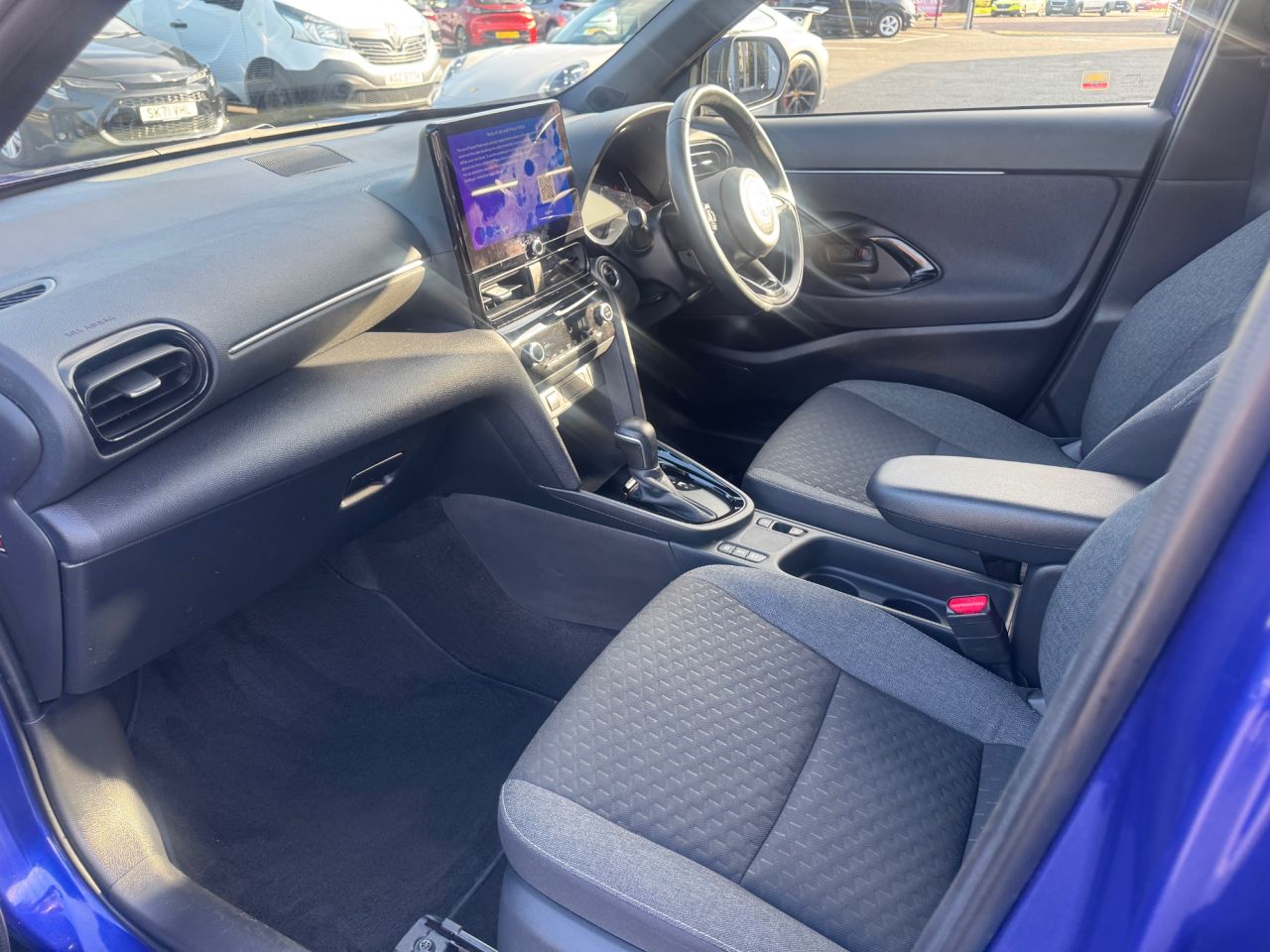 2024 TOYOTA YARIS CROSS 1.5 VVT-h Design SUV 5dr Petrol Hybrid E-CVT Euro 6 (s/s) (116 ps) - vehicle photo 13 for sale on PureCar