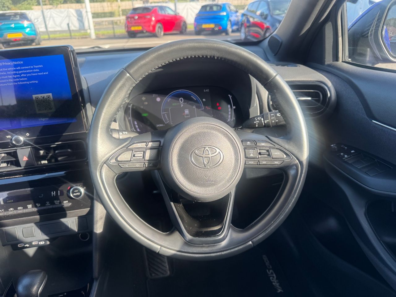 2024 TOYOTA YARIS CROSS 1.5 VVT-h Design SUV 5dr Petrol Hybrid E-CVT Euro 6 (s/s) (116 ps) - vehicle photo 9 for sale on PureCar