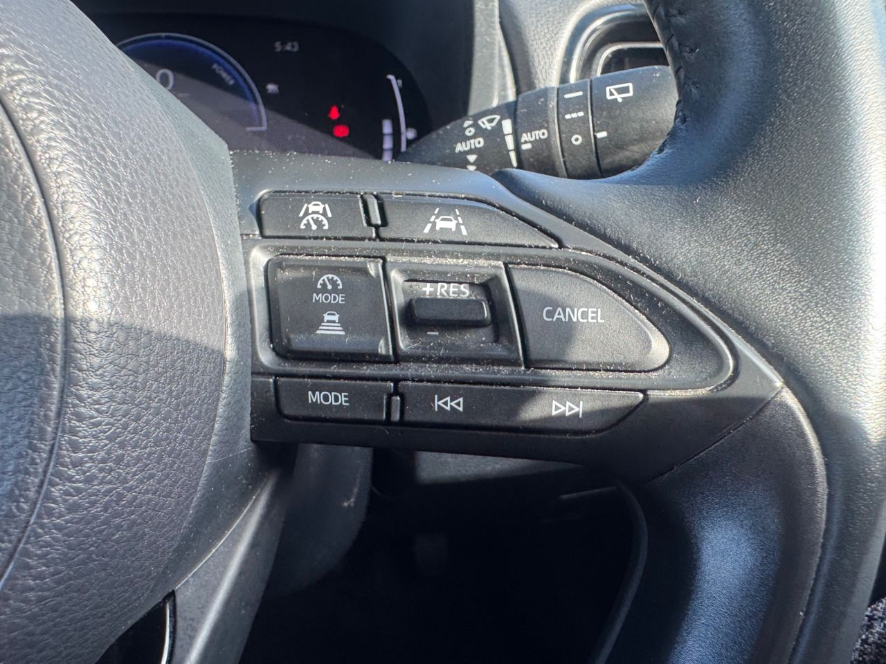 2024 TOYOTA YARIS CROSS 1.5 VVT-h Design SUV 5dr Petrol Hybrid E-CVT Euro 6 (s/s) (116 ps) - vehicle photo 17 for sale on PureCar
