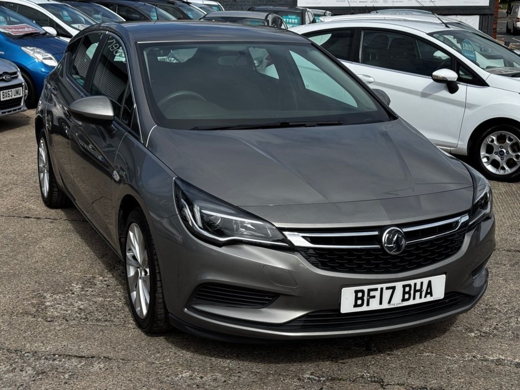 2017 Vauxhall Astra — image 2