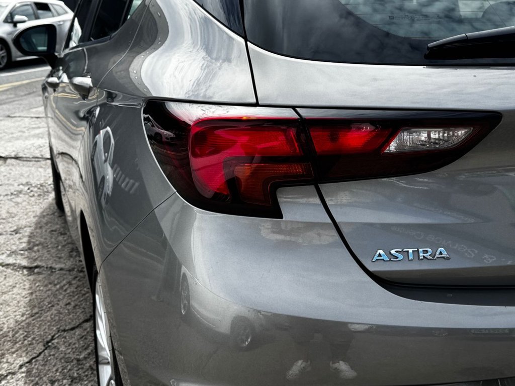 2017 Vauxhall Astra — image 8
