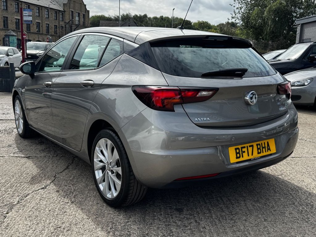 2017 Vauxhall Astra — image 9
