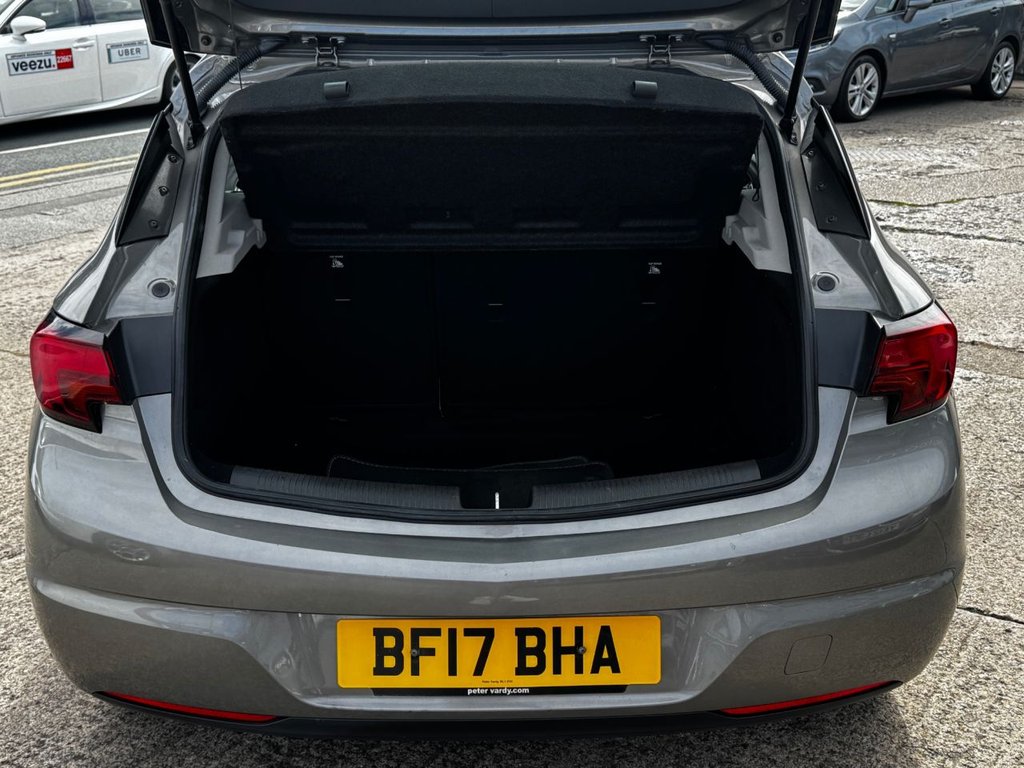 2017 Vauxhall Astra — image 16