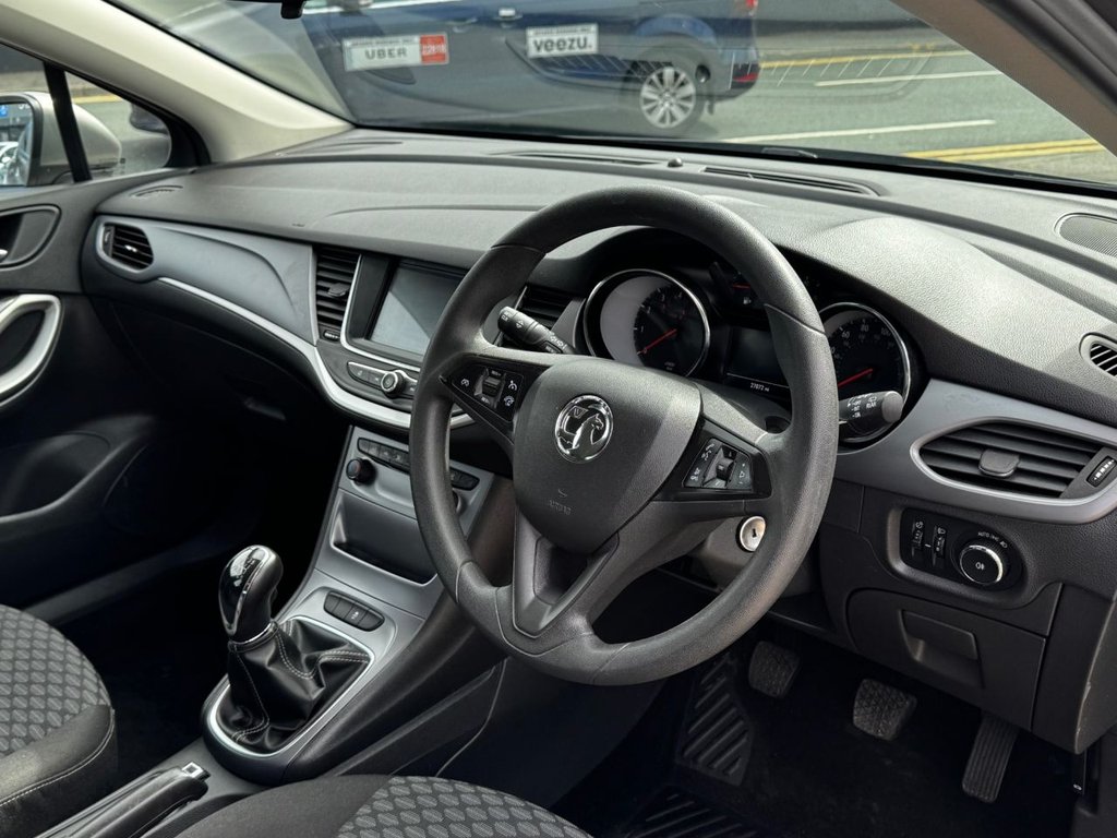 2017 Vauxhall Astra — image 19