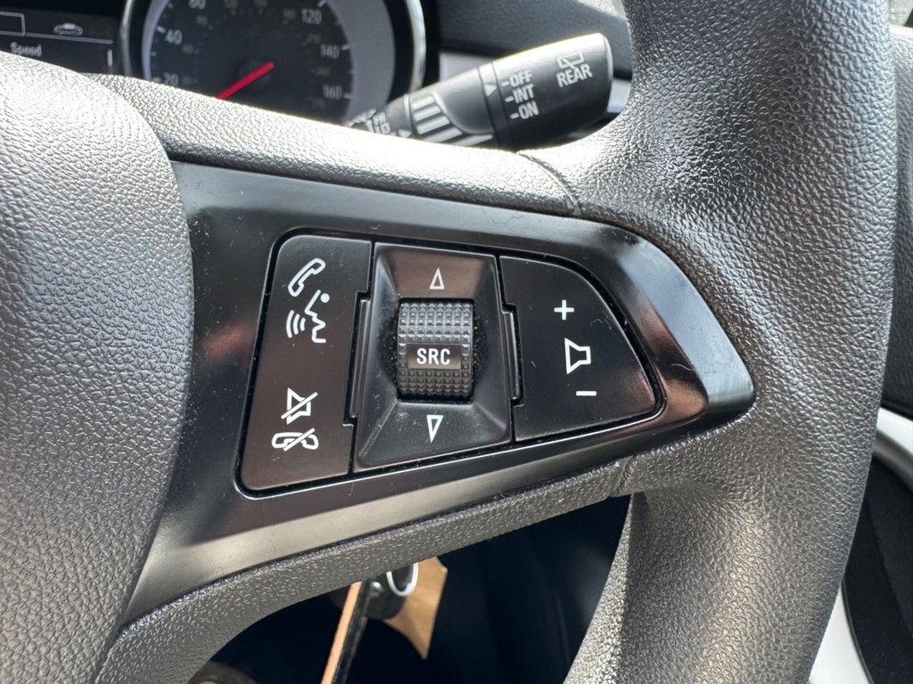 2017 Vauxhall Astra — image 27