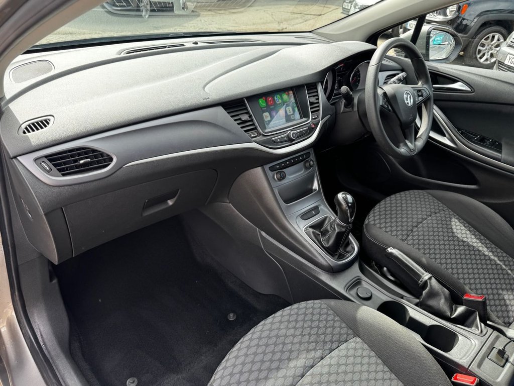 2017 Vauxhall Astra — image 37