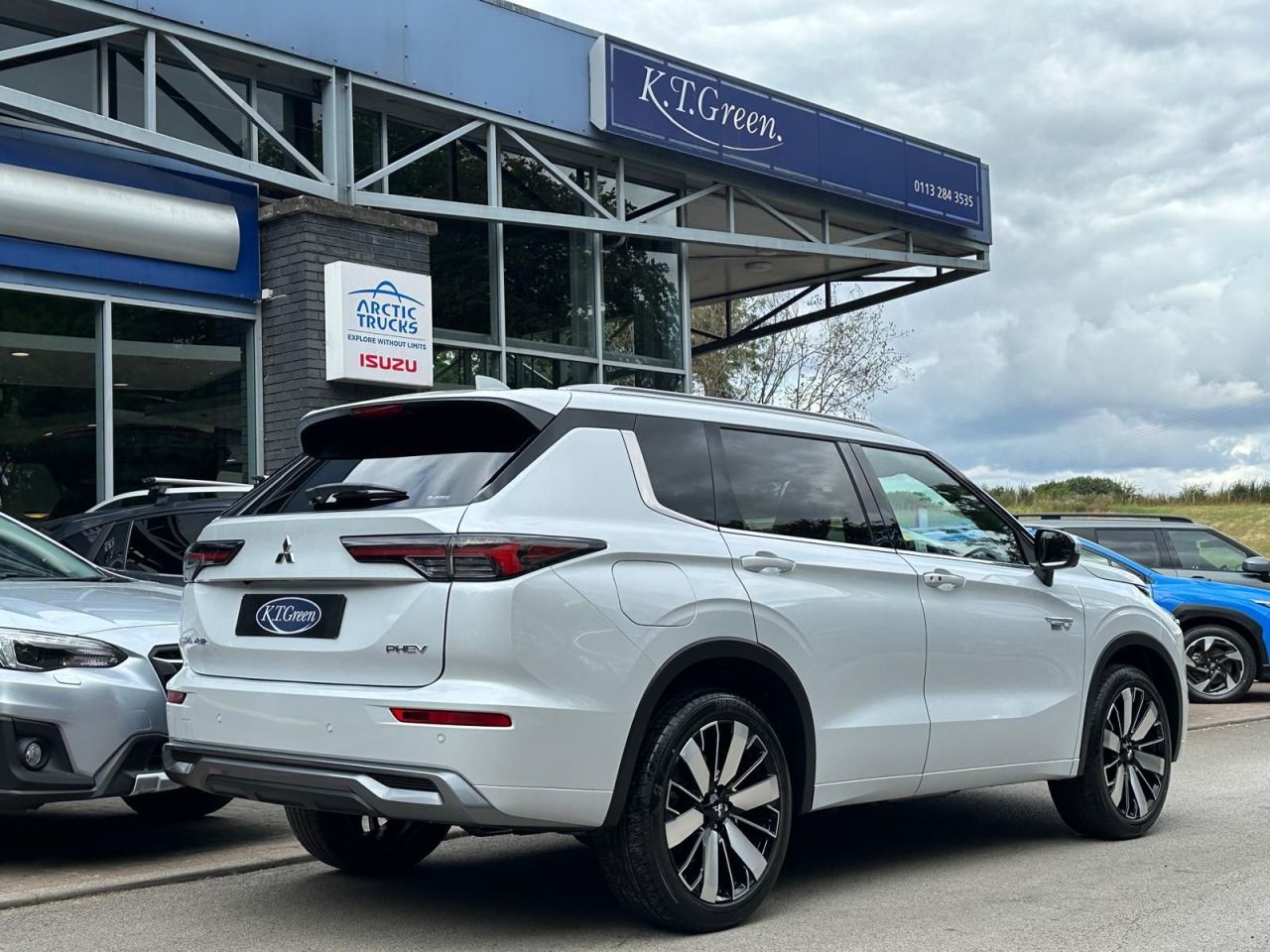 MITSUBISHI OUTLANDER