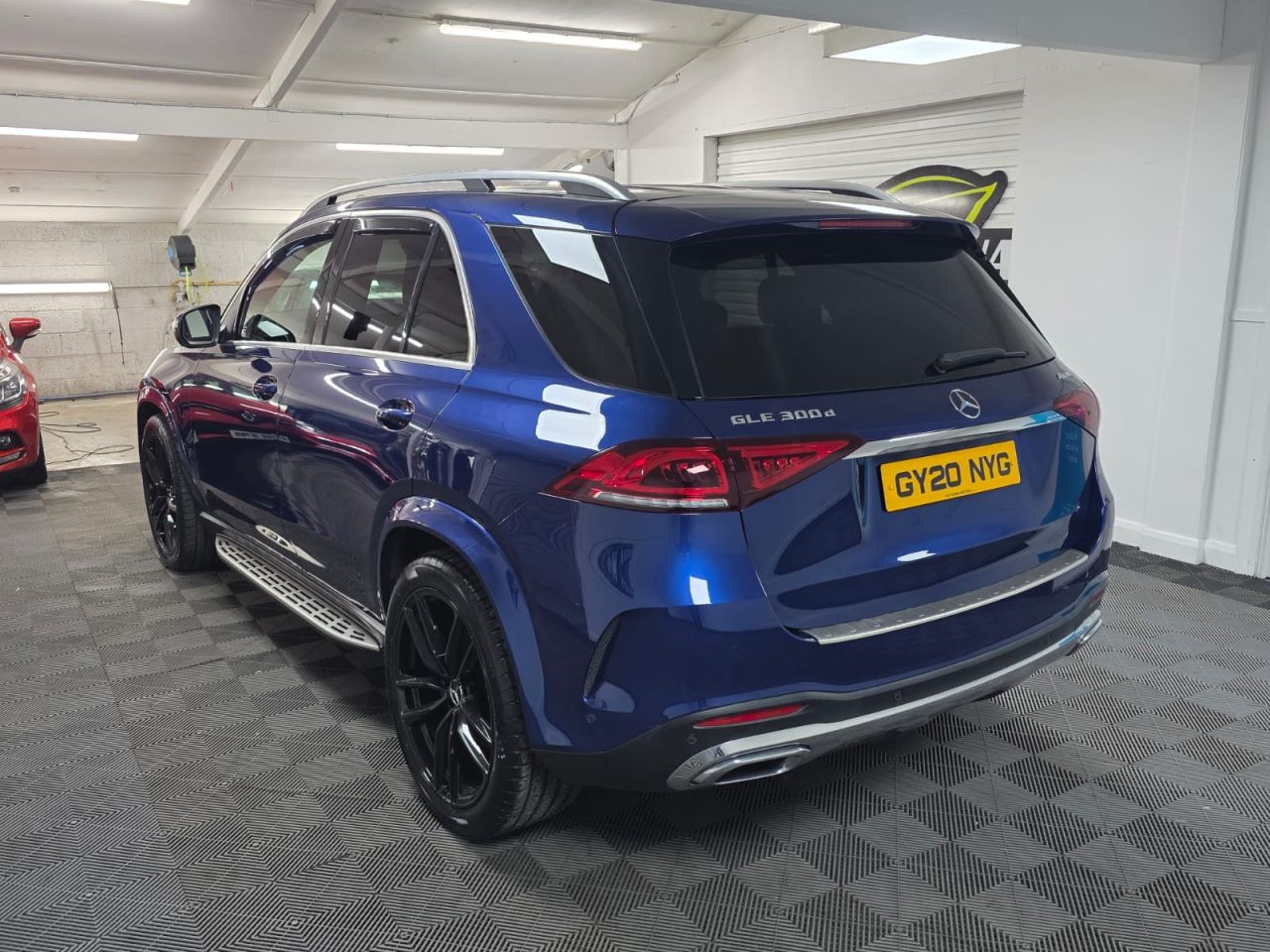 2020 MERCEDES GLE 2.0 GLE300d AMG Line (Premium) SUV 5dr Diesel G-Tronic 4MATIC Euro 6 (s/s) - vehicle photo 4 for sale on PureCar
