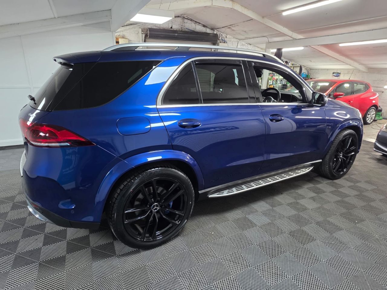 2020 MERCEDES GLE 2.0 GLE300d AMG Line (Premium) SUV 5dr Diesel G-Tronic 4MATIC Euro 6 (s/s) - vehicle photo 7 for sale on PureCar