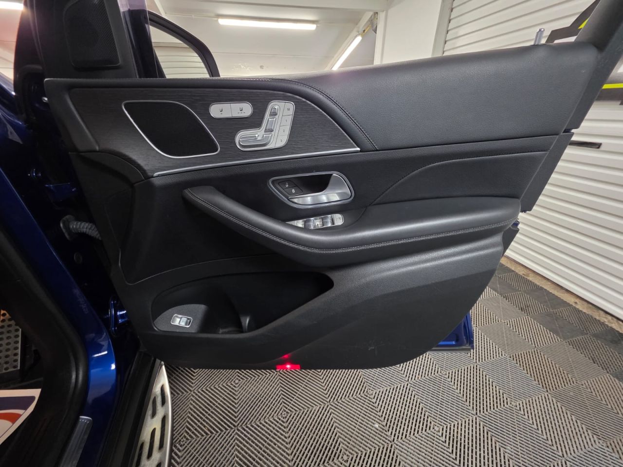 2020 MERCEDES GLE 2.0 GLE300d AMG Line (Premium) SUV 5dr Diesel G-Tronic 4MATIC Euro 6 (s/s) - vehicle photo 23 for sale on PureCar