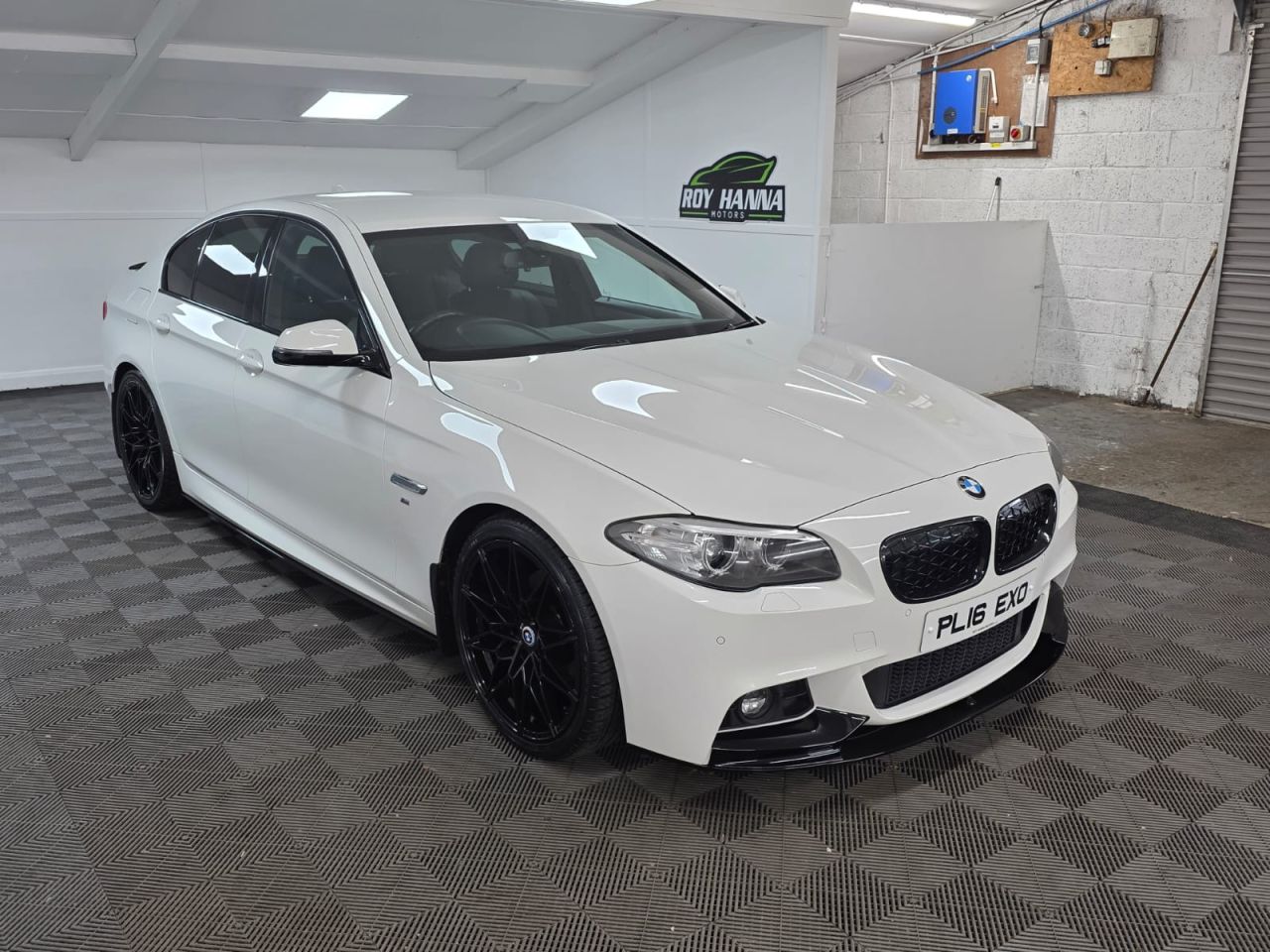 2016 BMW 5 SERIES 2.0 520d M Sport Saloon 4dr Diesel Manual Euro 6 (s/s) (190 ps) Dakota Leat - vehicle photo 20 for sale on PureCar