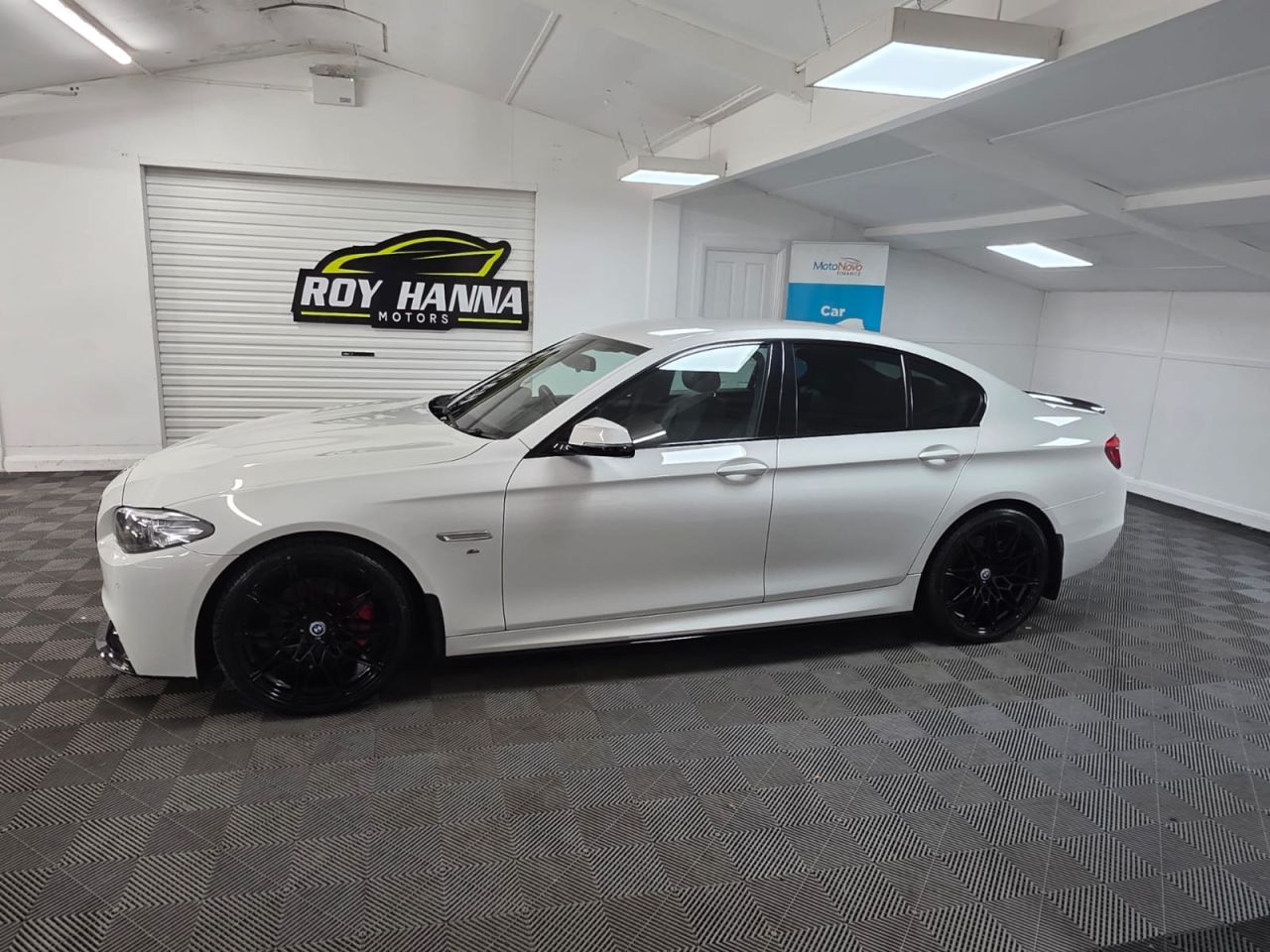 2016 BMW 5 SERIES 2.0 520d M Sport Saloon 4dr Diesel Manual Euro 6 (s/s) (190 ps) Dakota Leat - vehicle photo 25 for sale on PureCar