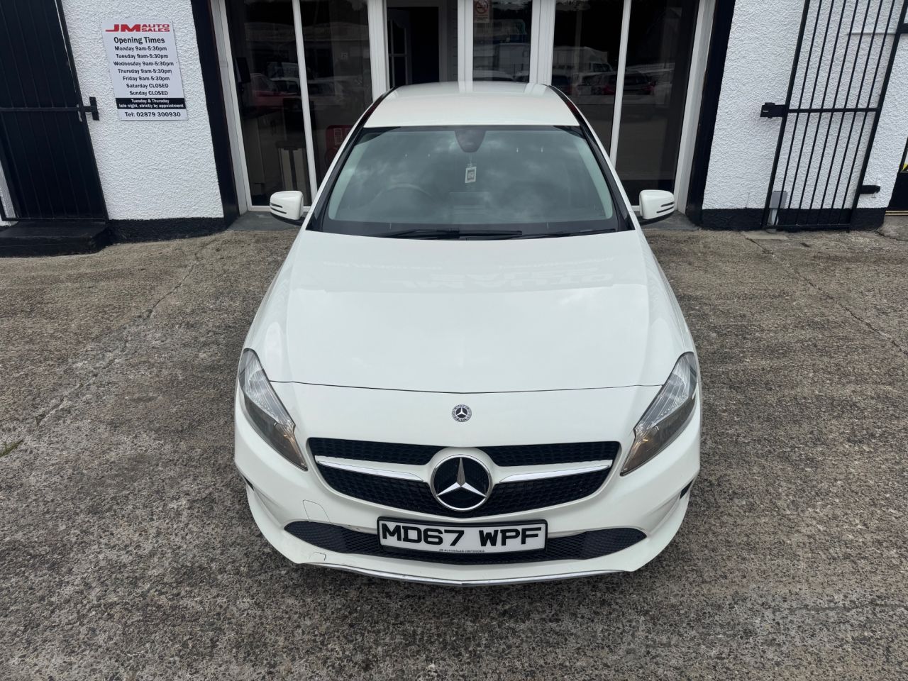2017 MERCEDES A CLASS 1.5 A180d SE Hatchback 5dr Diesel 7G-DCT Euro 6 (s/s) (109 ps) - vehicle photo 4 for sale on PureCar