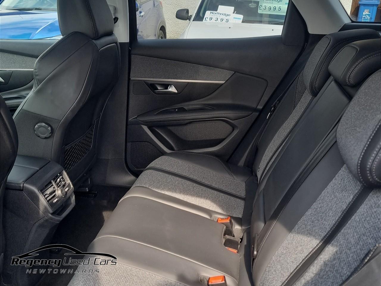 2018 PEUGEOT 1.2 PureTech Allure EAT Euro 6 (s/s) 5dr - vehicle photo 13 for sale on PureCar