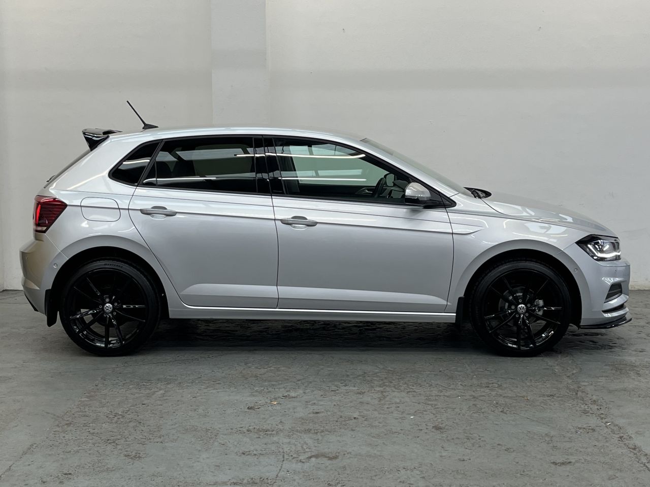 2022 VOLKSWAGEN POLO 1.0 TSI SEL Hatchback 5DR DSG - vehicle photo 3 for sale on PureCar