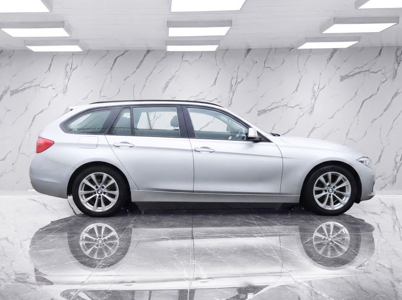 2018 BMW 3 Series in silver — photo 5 of 11