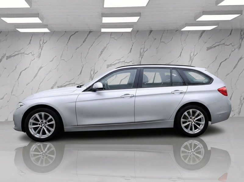 2018 BMW 3 Series in silver — photo 6 of 11