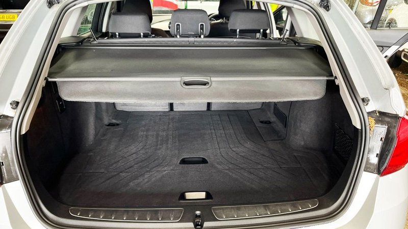 2018 BMW 3 Series in silver — photo 11 of 11