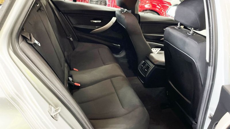 2018 BMW 3 Series in silver — photo 10 of 11