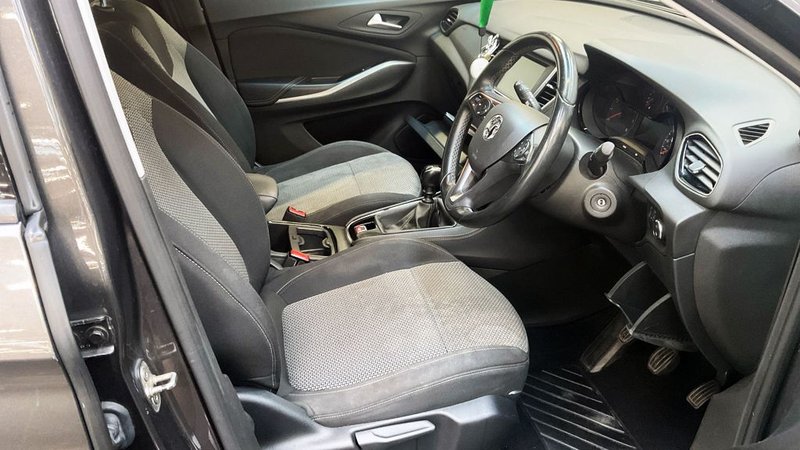 2019 Vauxhall Grandland X in grey — photo 9 of 11