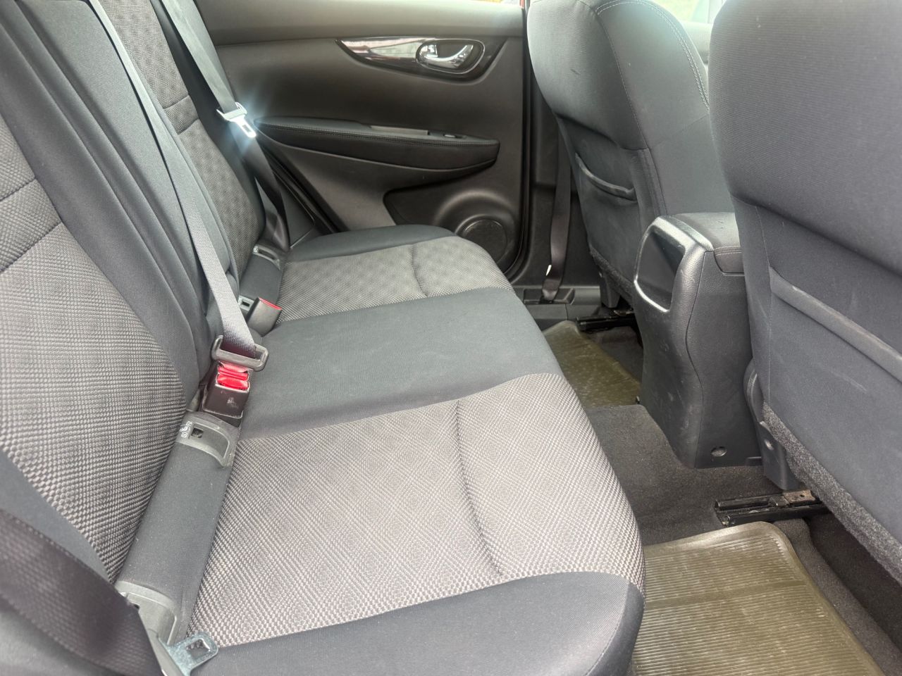 2014 NISSAN QASHQAI 1.5 dCi Acenta SUV 5dr Diesel Manual 2WD Euro 5 (s/s) (110 ps) - vehicle photo 12 for sale on PureCar