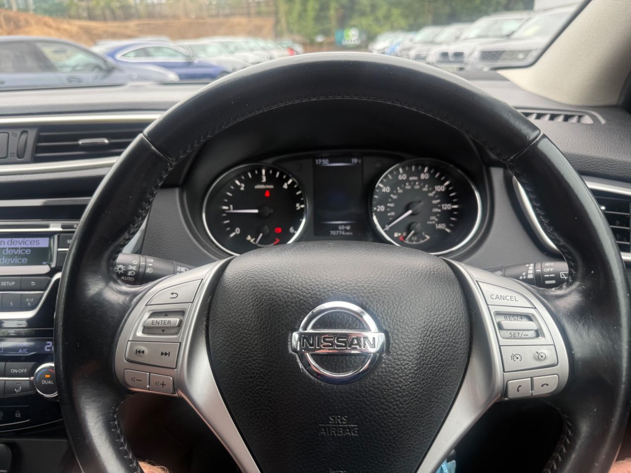 2014 NISSAN QASHQAI 1.5 dCi Acenta SUV 5dr Diesel Manual 2WD Euro 5 (s/s) (110 ps) - vehicle photo 16 for sale on PureCar