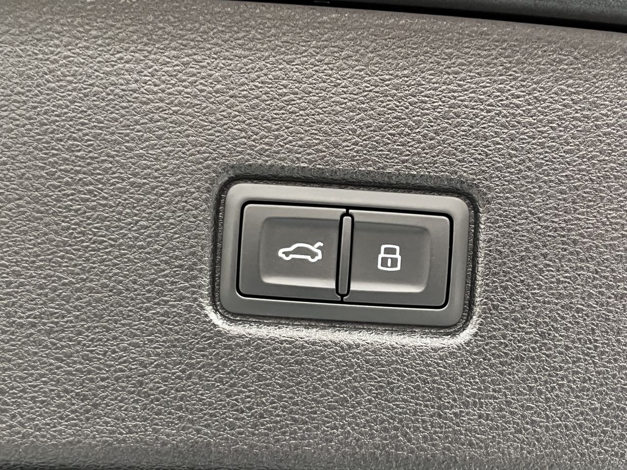 2022 AUDI Q5 40 TDI Quattro S Line 5dr S Tronic Sportback - vehicle photo 13 for sale on PureCar