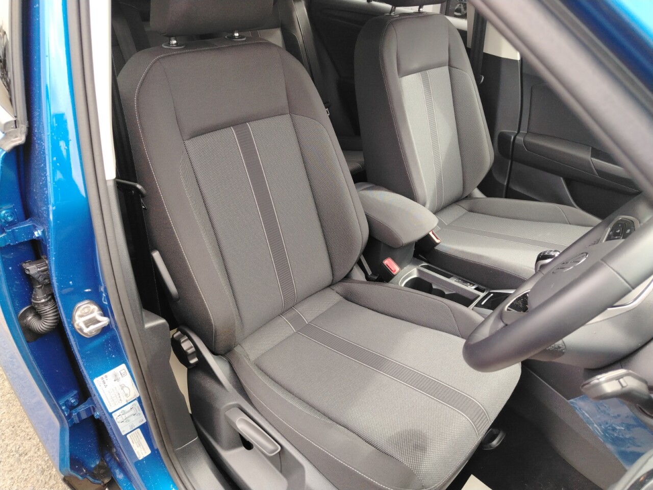2026 VOLKSWAGEN T-ROC 1.5 TSI Match SUV 5dr Petrol Manual Euro 6 (s/s) (150 ps) - vehicle photo 6 for sale on PureCar