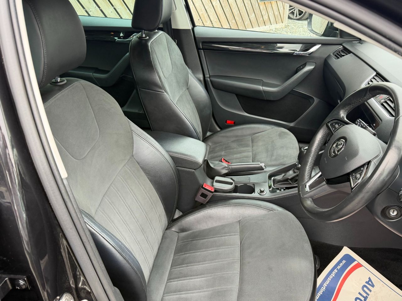 2018 SKODA OCTAVIA 1.6 TDI SCR SE L Hatchback 5dr Diesel DSG Euro 6 (s/s) (115 ps) - vehicle photo 8 for sale on PureCar