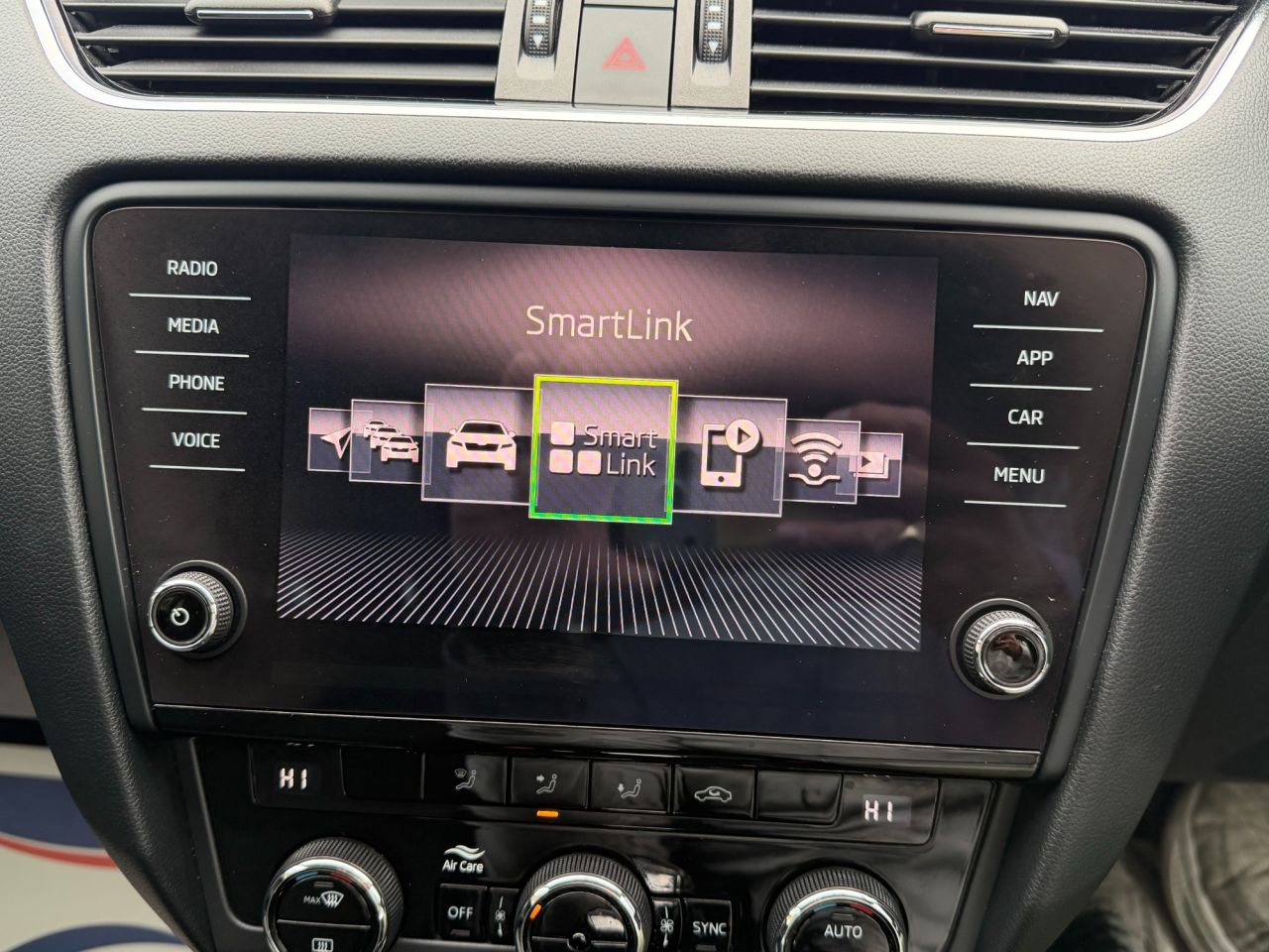 2018 SKODA OCTAVIA 1.6 TDI SCR SE L Hatchback 5dr Diesel DSG Euro 6 (s/s) (115 ps) - vehicle photo 15 for sale on PureCar