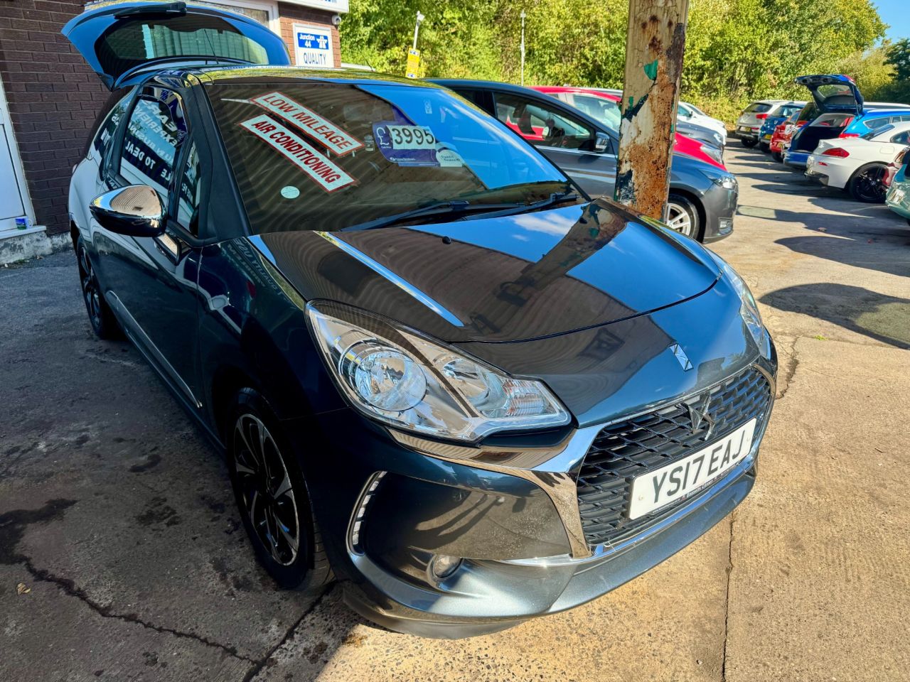 2017 17 DS DS 3 1.2 PureTech Elegance Hatchback 3dr Petrol Manual Euro 6 (s/s) (110 ps) ** PETROL..........5 SPEED.........LOW MILEAGE O