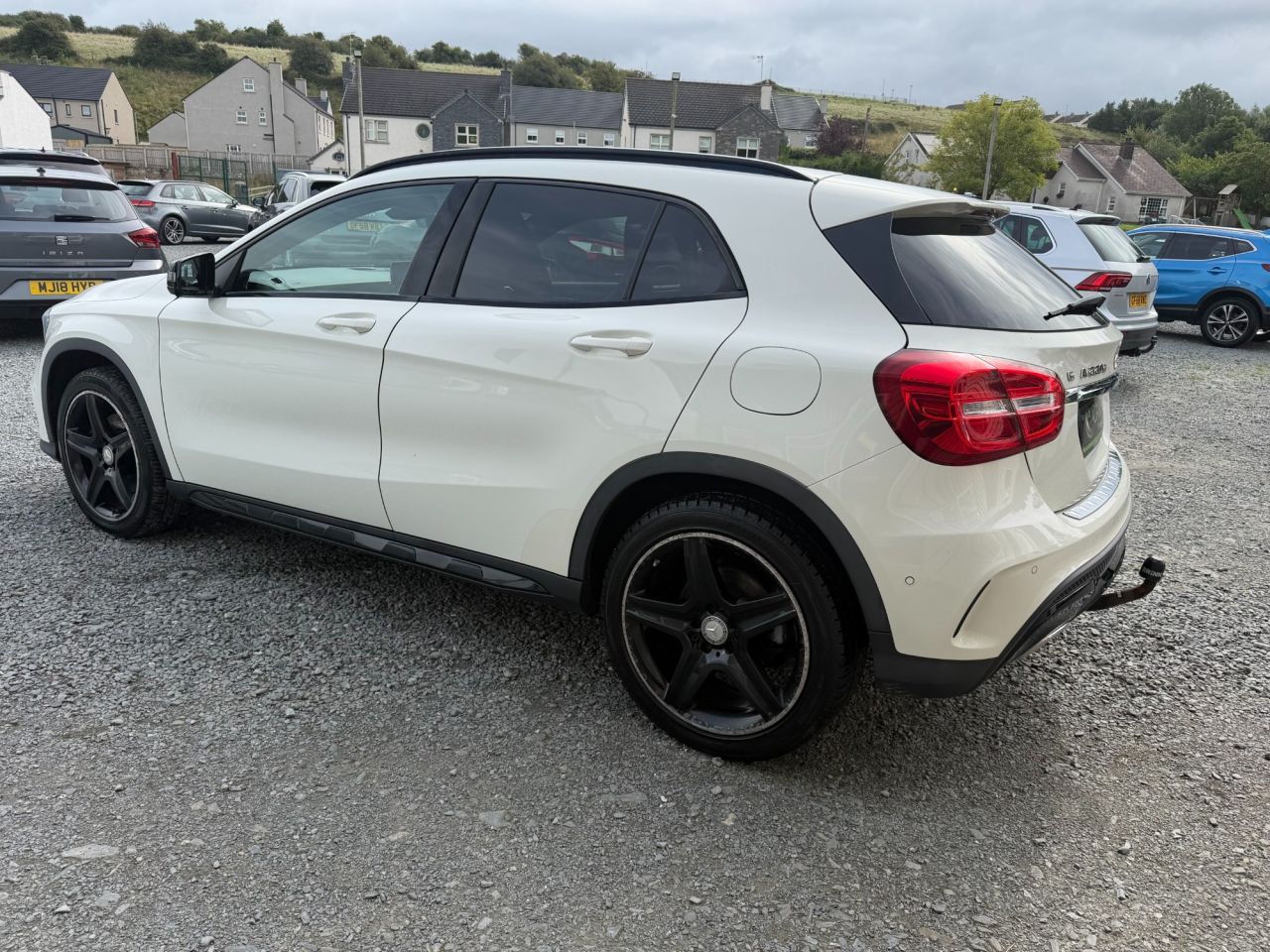 2016 MERCEDES 2.1 GLA220d AMG Line (Premium) SUV 5dr Diesel 7G-DCT 4MATIC Euro 6 (s/s) (1 - vehicle photo 4 for sale on PureCar