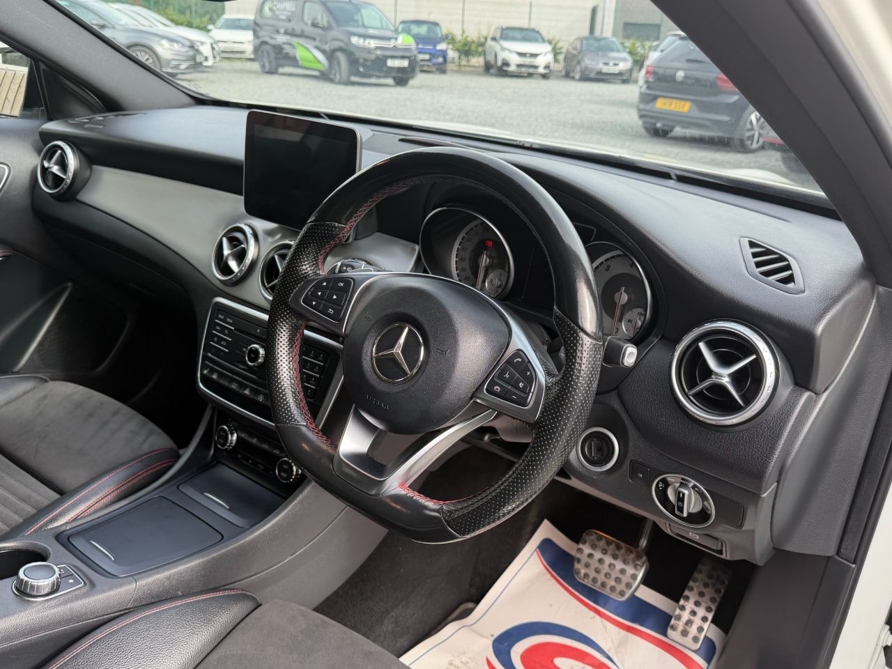 2016 MERCEDES 2.1 GLA220d AMG Line (Premium) SUV 5dr Diesel 7G-DCT 4MATIC Euro 6 (s/s) (1 - vehicle photo 9 for sale on PureCar