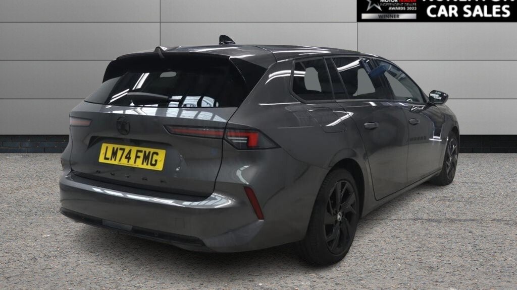2024 Vauxhall Astra — image 4