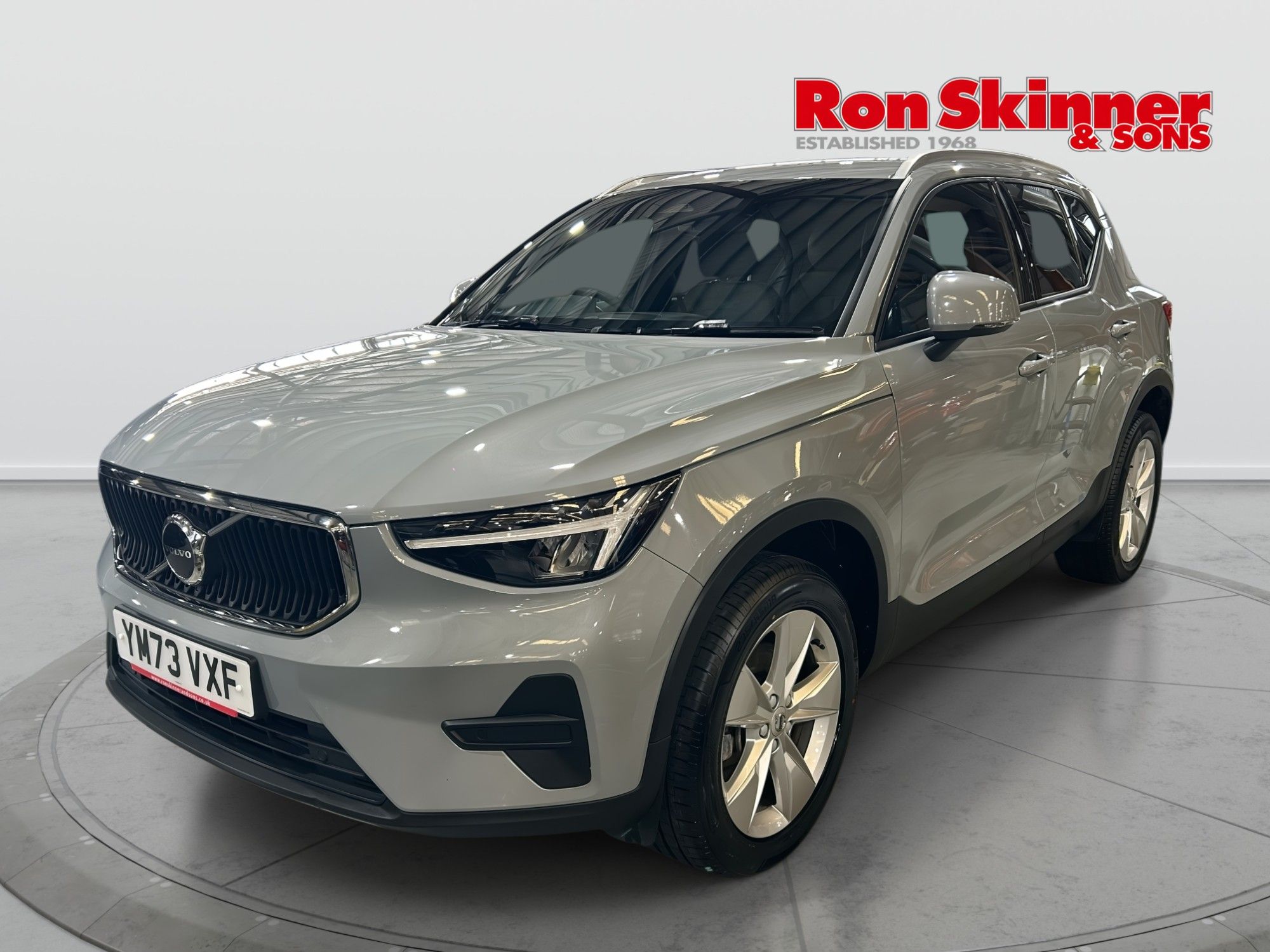 2023 Volvo XC40 — image 2