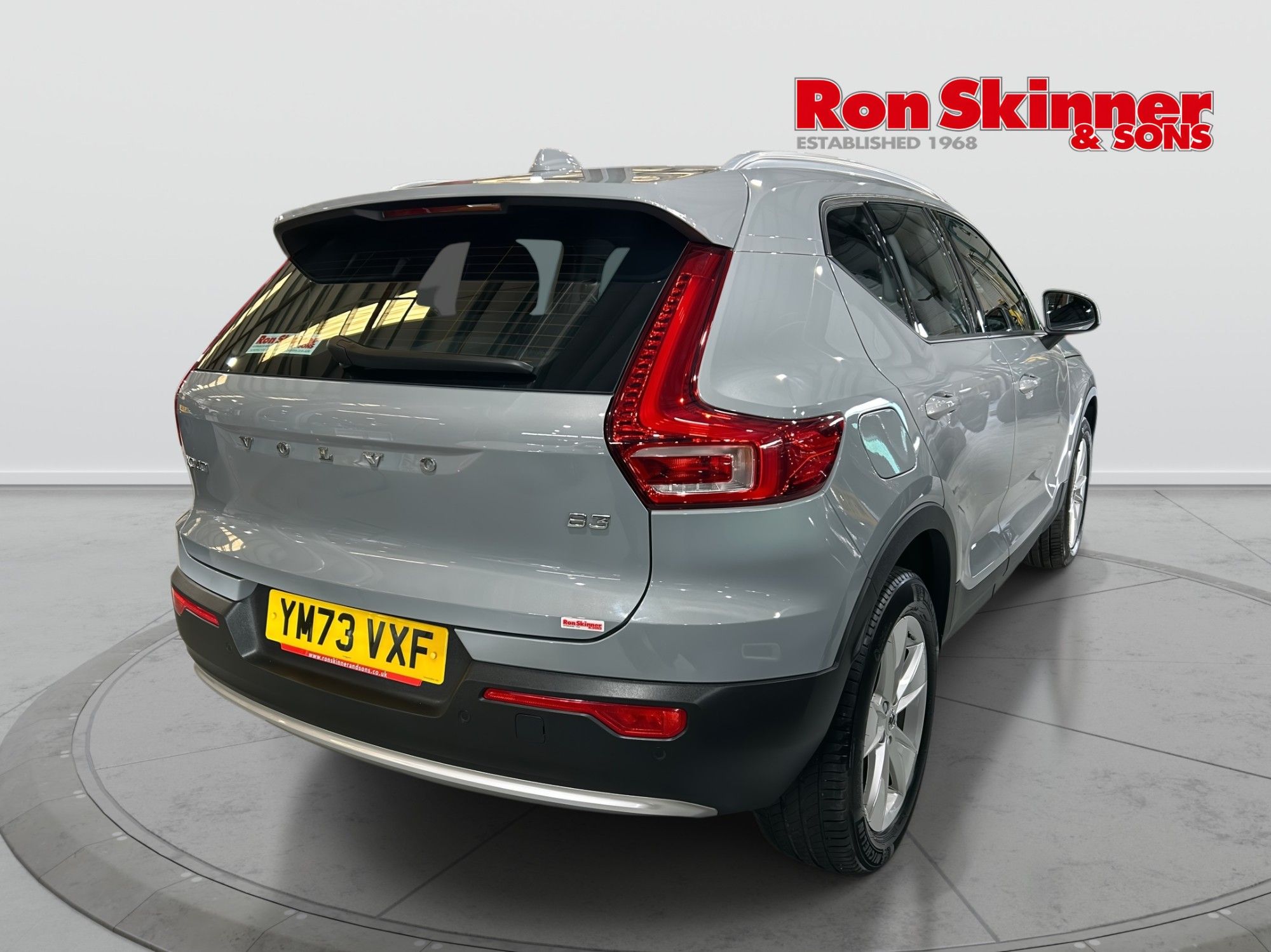 2023 Volvo XC40 — image 4