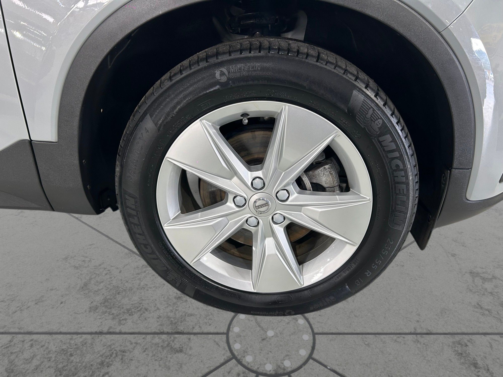 2023 Volvo XC40 — image 8