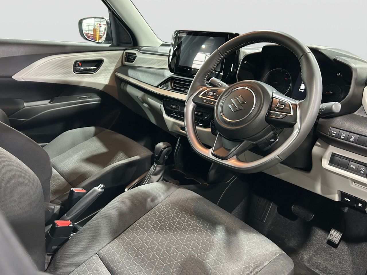 2024 74 SUZUKI SWIFT