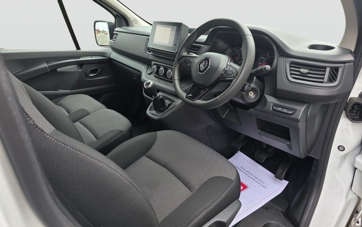 2023 23 RENAULT TRAFIC