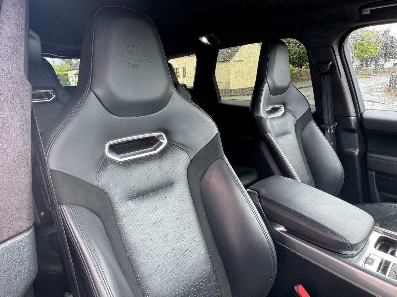 2021 LAND ROVER RANGE ROVER SPORT 5.0 P575 V8 GPF SVR SUV 5dr Petrol Auto 4WD Euro 6 (s/s) (575 ps) - vehicle photo 10 for sale on PureCar