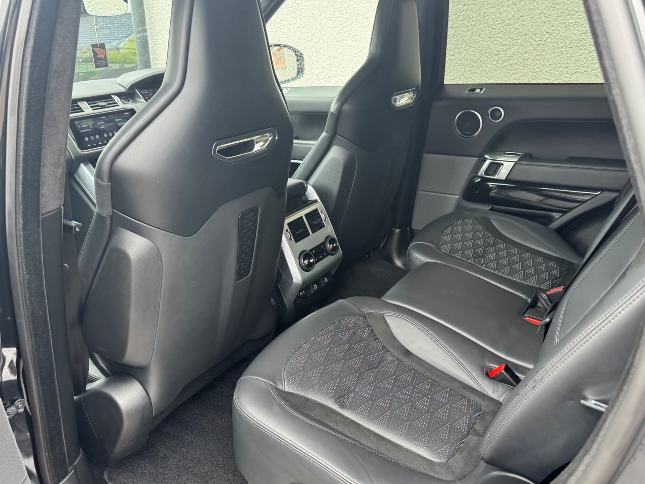 2021 LAND ROVER RANGE ROVER SPORT 5.0 P575 V8 GPF SVR SUV 5dr Petrol Auto 4WD Euro 6 (s/s) (575 ps) - vehicle photo 16 for sale on PureCar